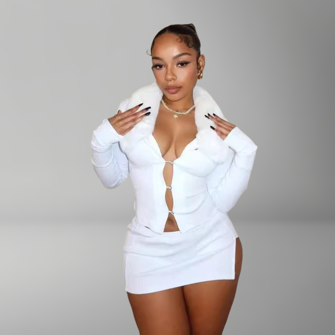 High-slit skirt and fur collar top – nightlife fashion