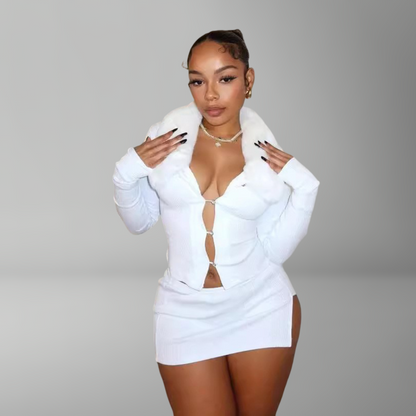 High-slit skirt and fur collar top – nightlife fashion